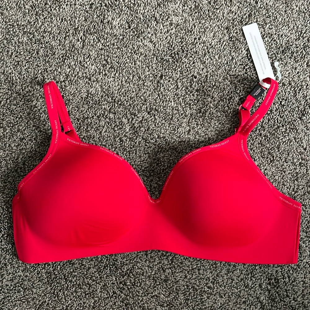 Victoria’s Secret t-shirt bra 38D